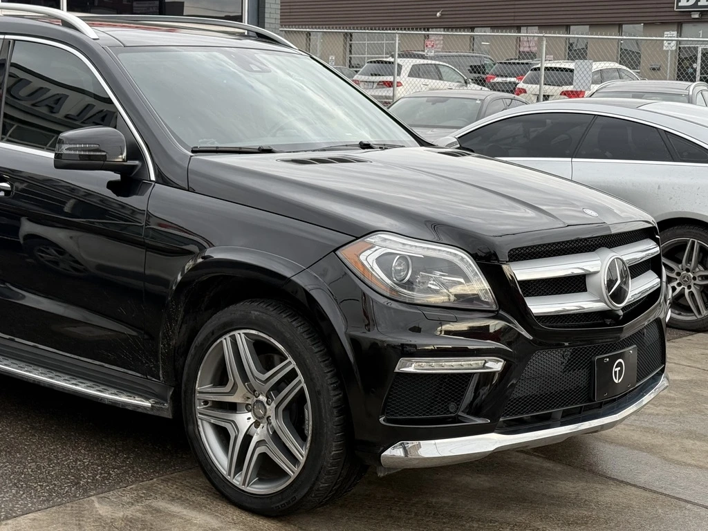 Mercedes-Benz GL 550 AMG PKG | PANO | REAR TVS | 360 CAMERA - изображение 3