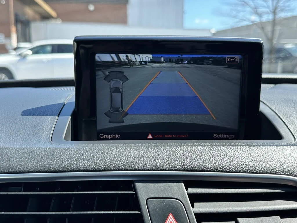 Audi Q3 uattro* Progressiv* АвтоКредит* (ЦЕНА ДО БГ), снимка 15 - Автомобили и джипове - 54215521