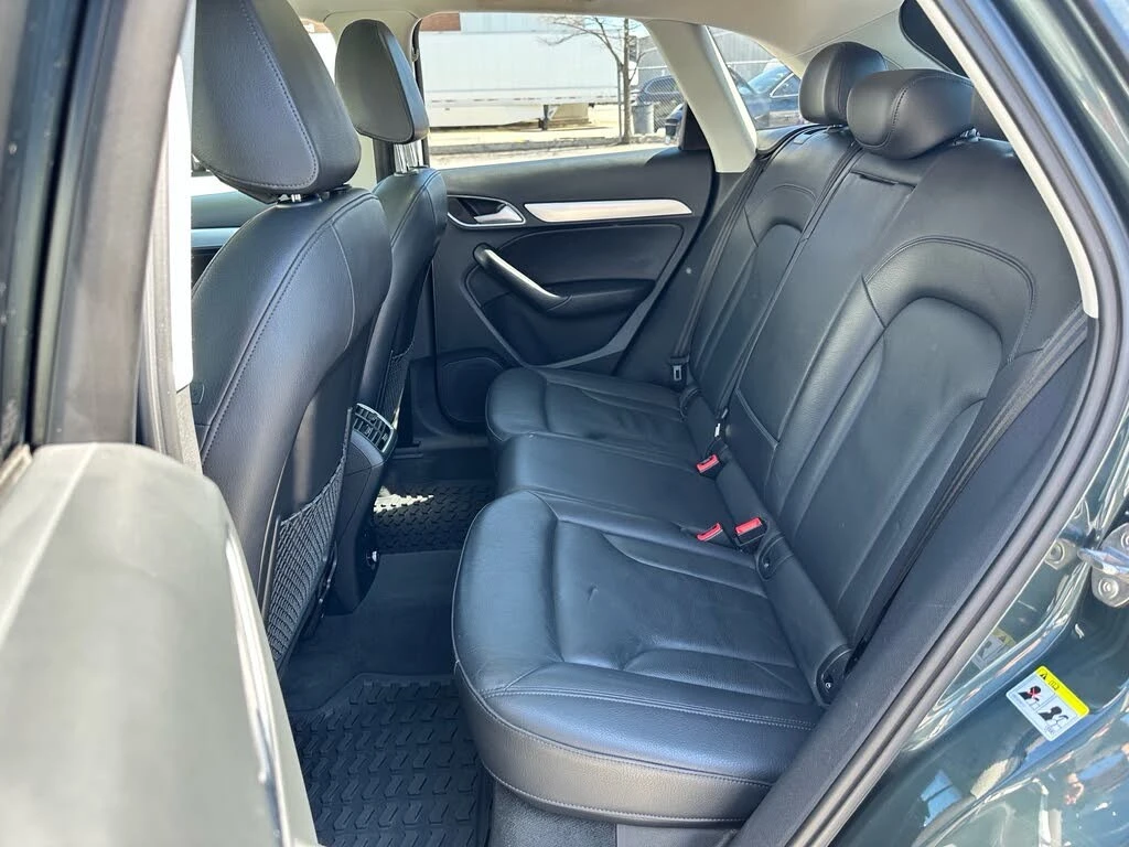 Audi Q3 uattro* Progressiv* АвтоКредит* (ЦЕНА ДО БГ), снимка 8 - Автомобили и джипове - 54215521