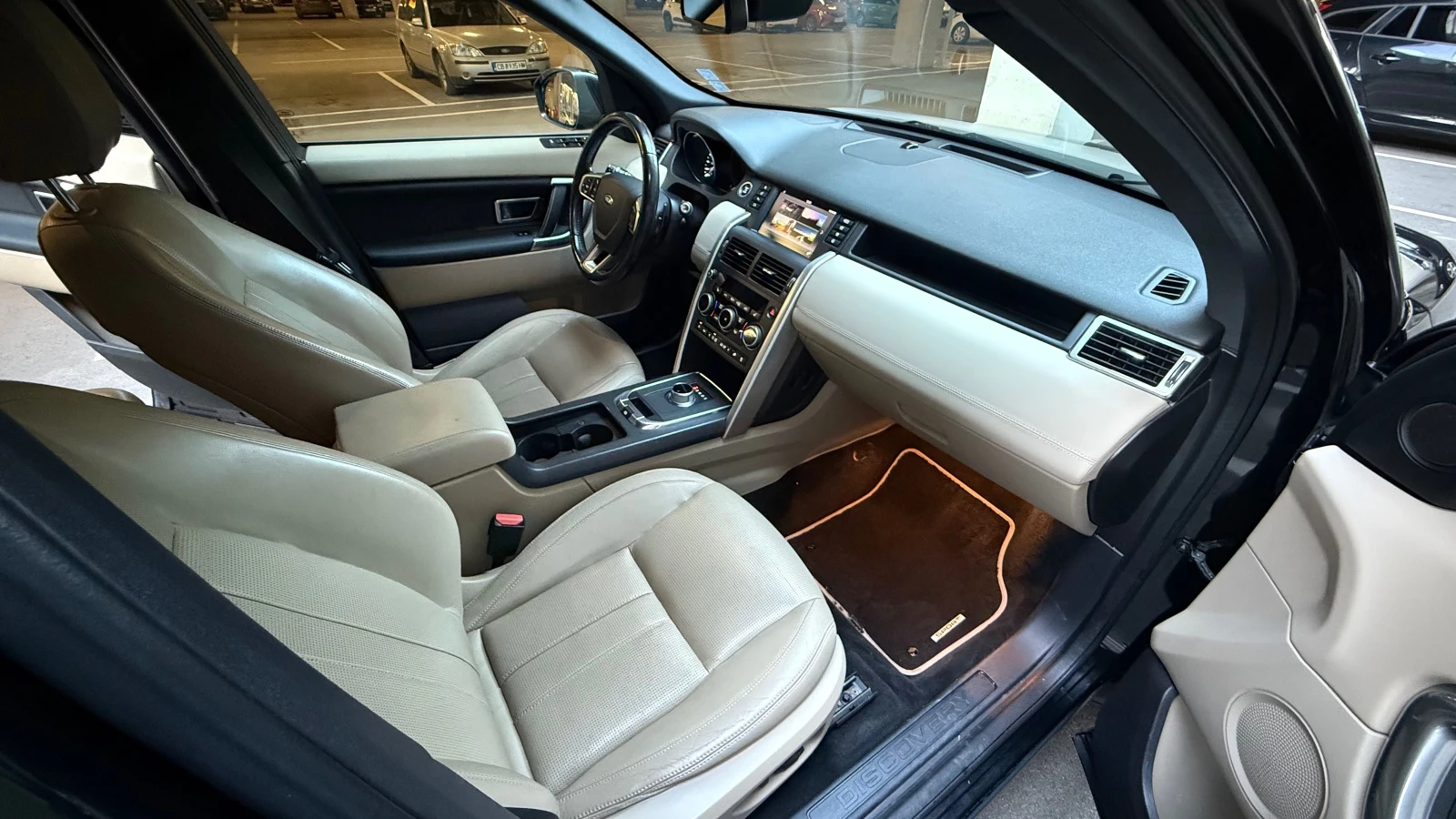 Land Rover Discovery Sport 2.0 Diesel Automatic 4x4, снимка 10 - Автомобили и джипове - 55302167