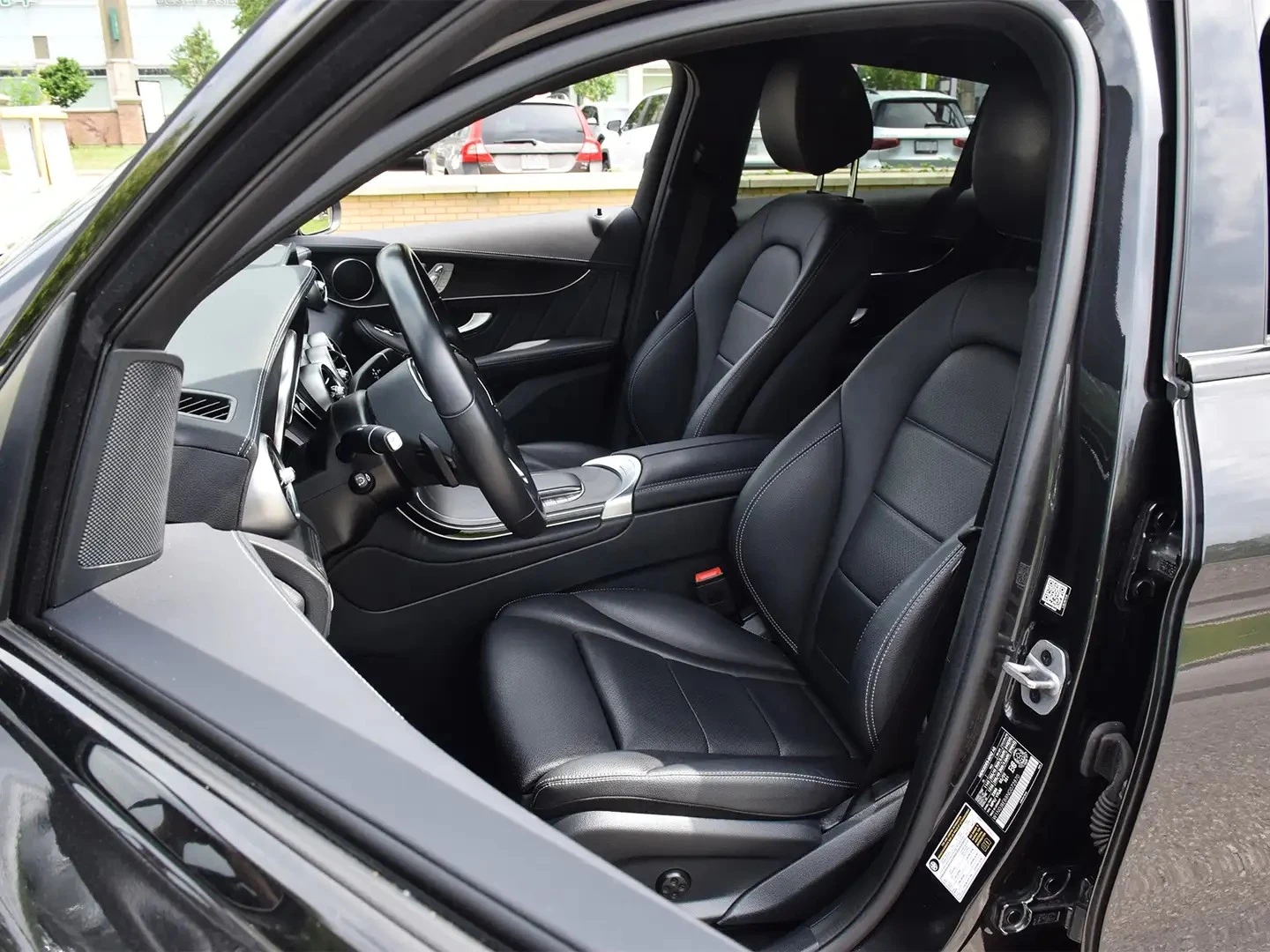 Mercedes-Benz GLC 300 Premium Plus ЦЕНА ДО БГ АВТОКРЕДИТ, снимка 9 - Автомобили и джипове - 55434770