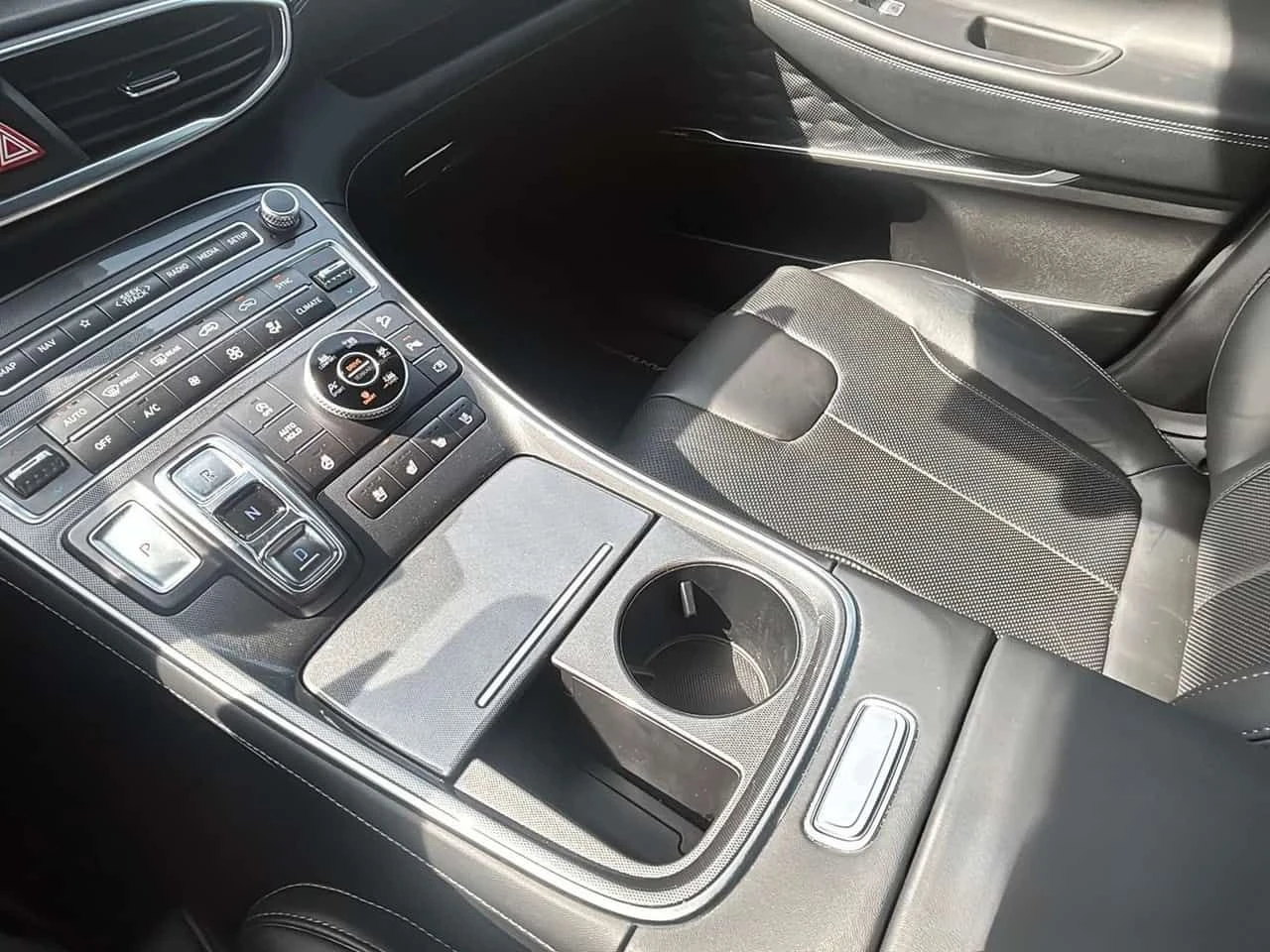 Hyundai Santa fe * Ultimate Calligraphy * CARFAX * ЦЕНА ДО БГ, снимка 9 - Автомобили и джипове - 55629629