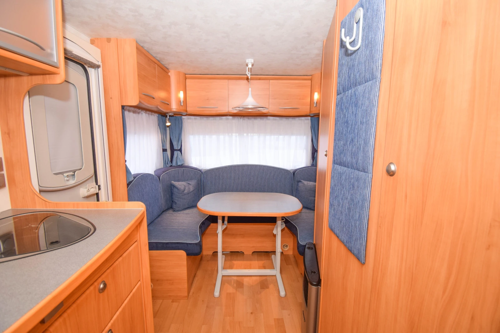 Каравана Adria Adora 472 LU+ ФОРСЕЛТ/МОТО МУВЪР/ПОДОВО ОТОПЛЕНИЕ - изображение 9