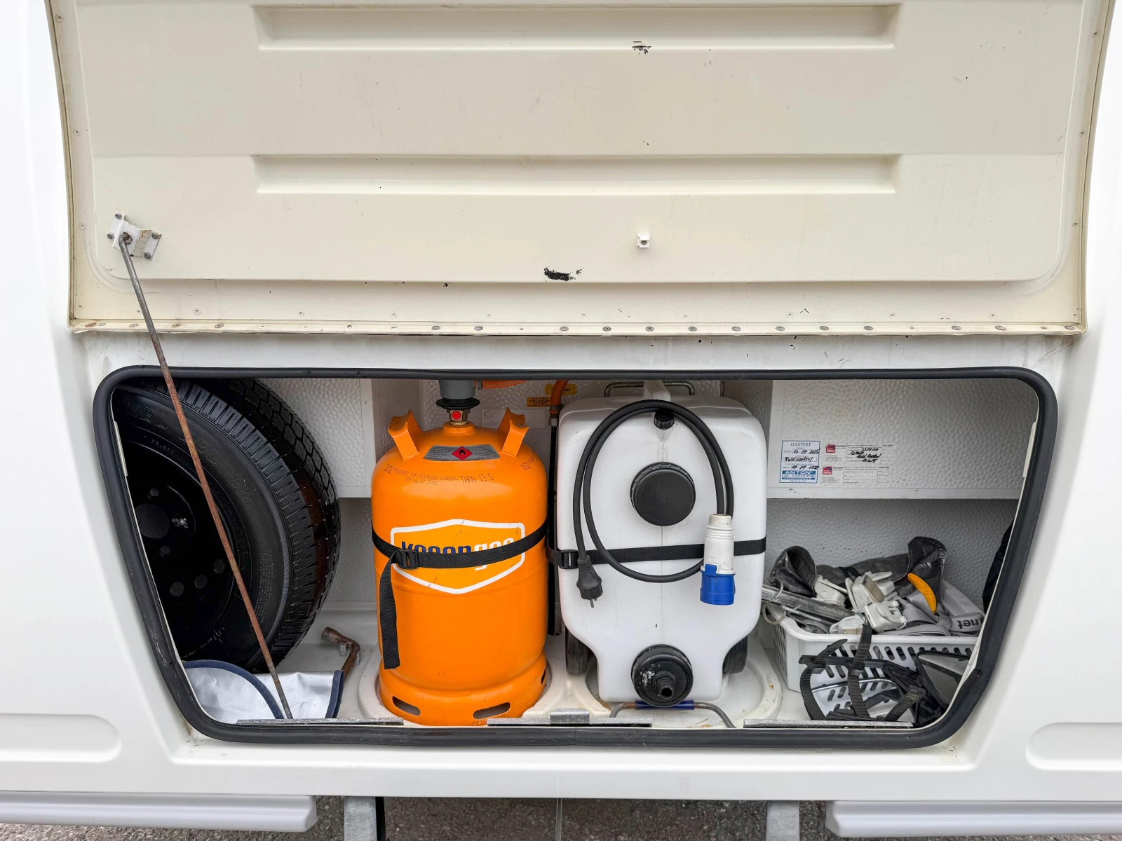 Каравана Adria Adora 472 LU+ ФОРСЕЛТ/МОТО МУВЪР/ПОДОВО ОТОПЛЕНИЕ - изображение 6