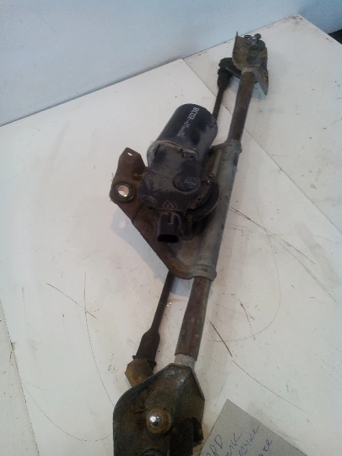 Моторче предни чистачки Форд Маверик