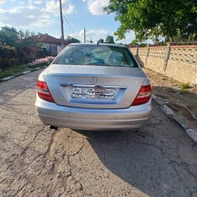 Mercedes-Benz 200, снимка 4