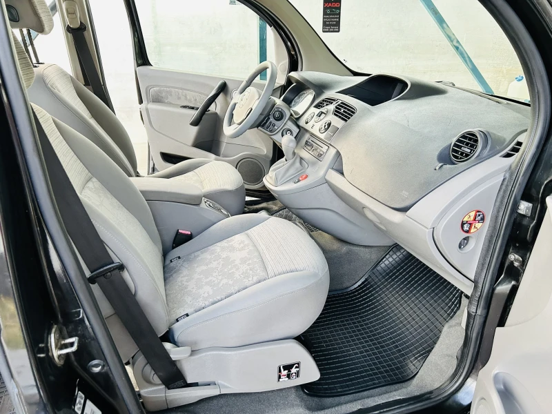 Renault Kangoo 1.6i* Automat* Navi* Pano* Tempomat, снимка 12 - Автомобили и джипове - 53264879