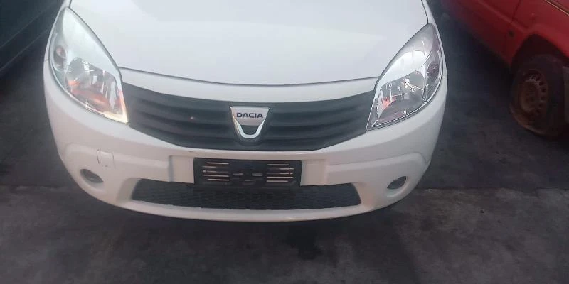 Dacia Sandero 2br 1.4i 1.5 dci, снимка 3 - Автомобили и джипове - 47491919