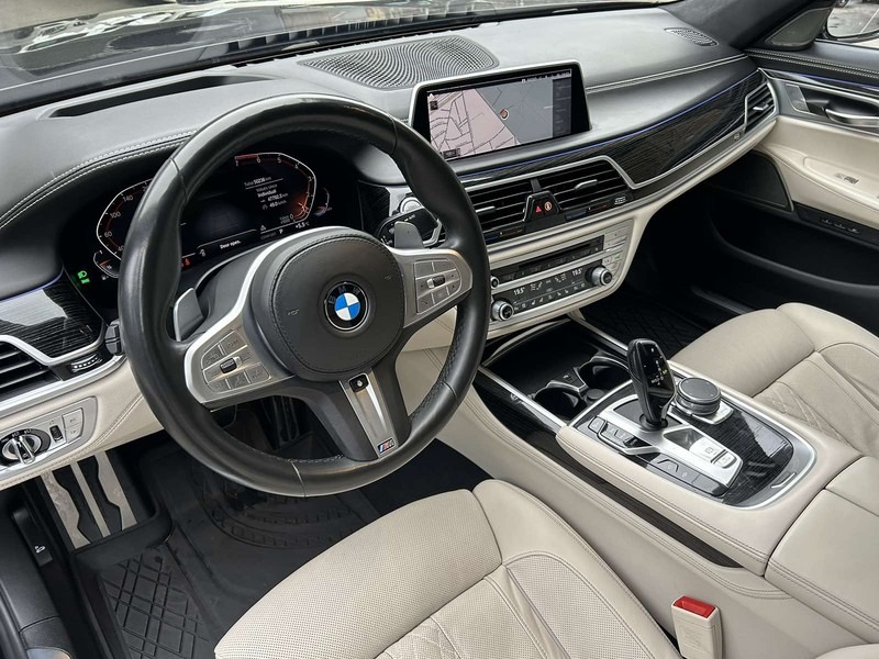 BMW 750 i M xDrive/Laser/HuD/Executive, снимка 8 - Автомобили и джипове - 44294067