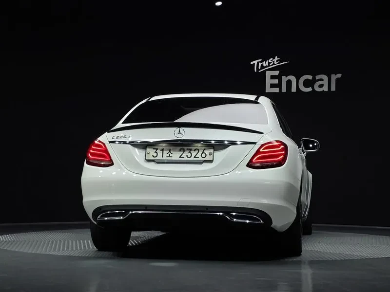 Mercedes-Benz C 180  - изображение 4