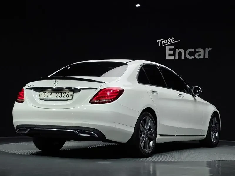 Mercedes-Benz C 180  - изображение 2