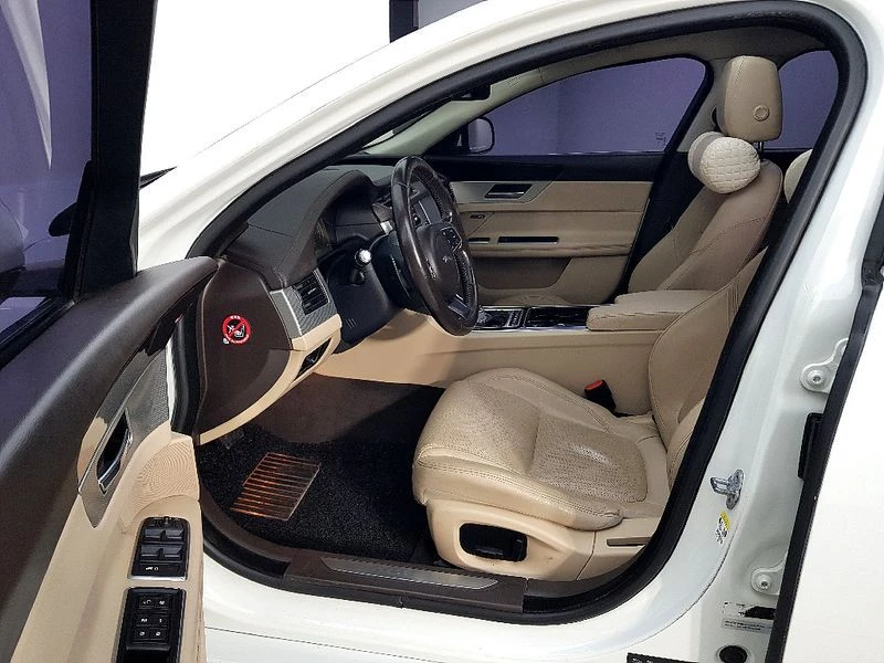 Jaguar Xf 2.0 Automatic, снимка 10 - Автомобили и джипове - 55926618