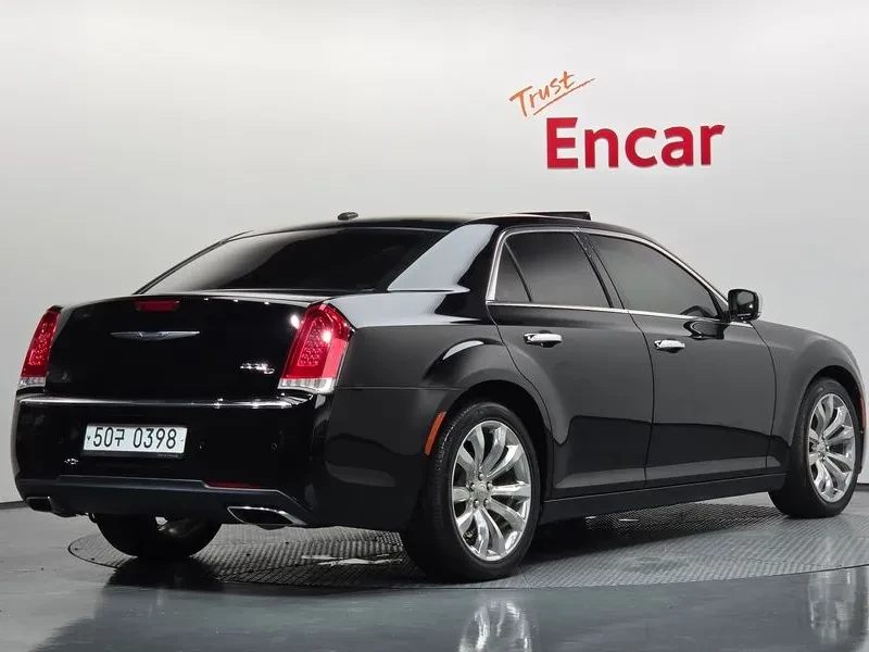 Chrysler 300c 3.6 - САМО 30% АВАНС, снимка 2 - Автомобили и джипове - 55991304