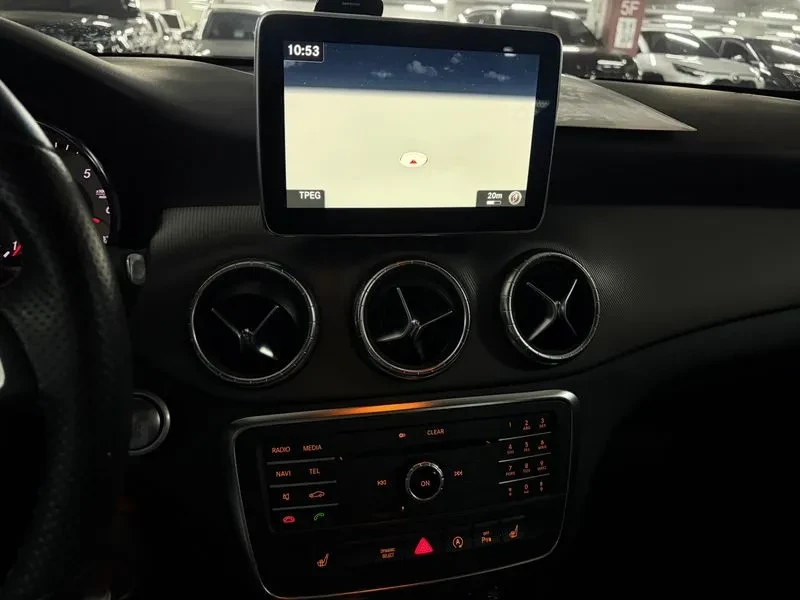 Mercedes-Benz CLA 200D 4Matic, снимка 5 - Автомобили и джипове - 56072056
