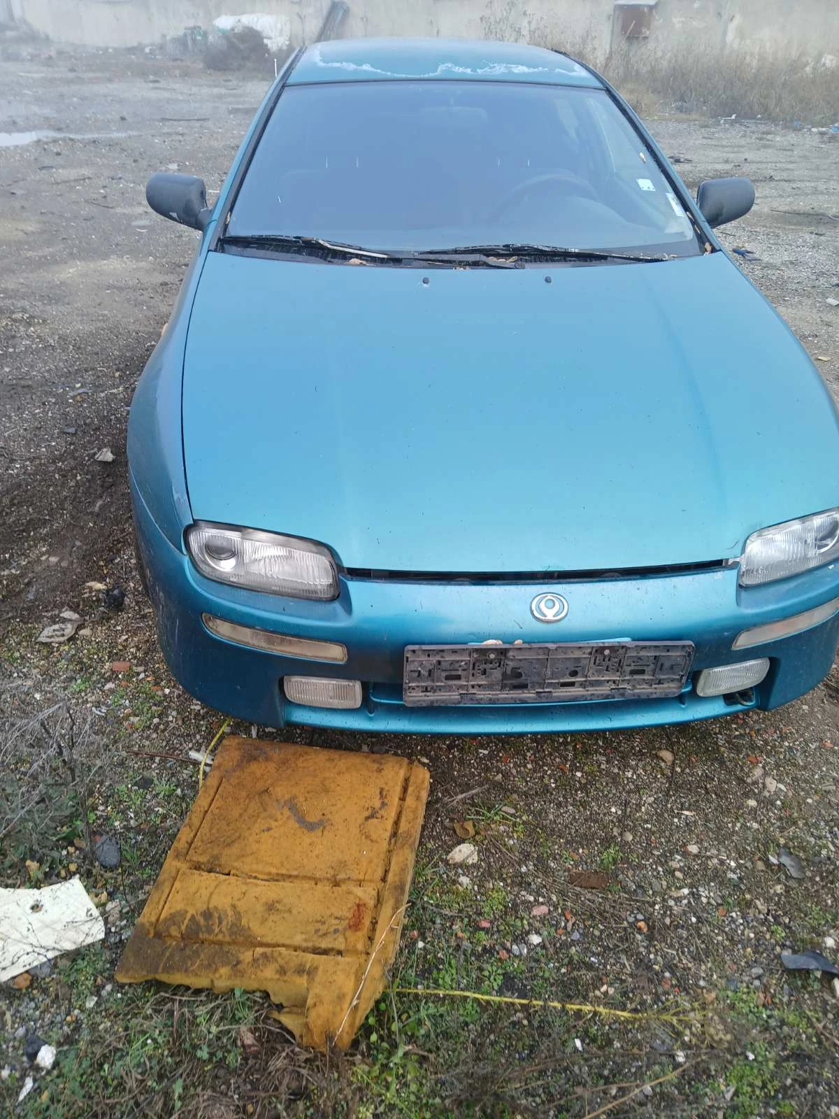 Mazda 323 F, снимка 1