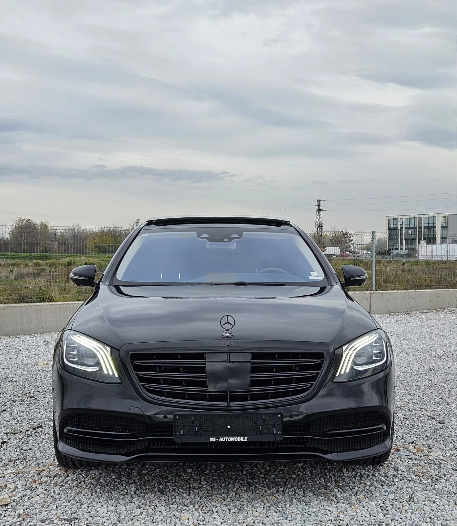 Mercedes-Benz S 560, снимка 1