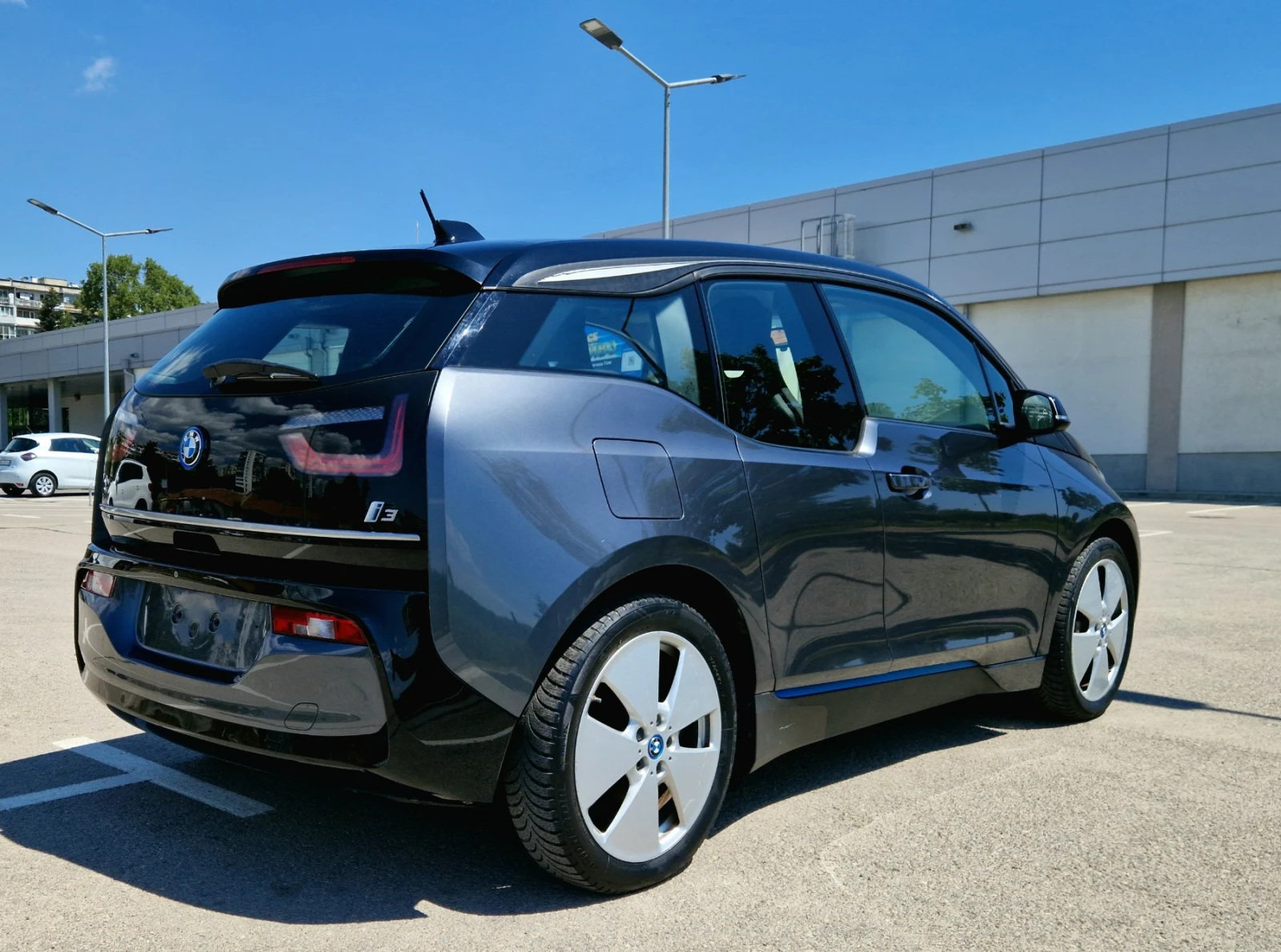 BMW i3 120Ah/42.2kWh - изображение 5