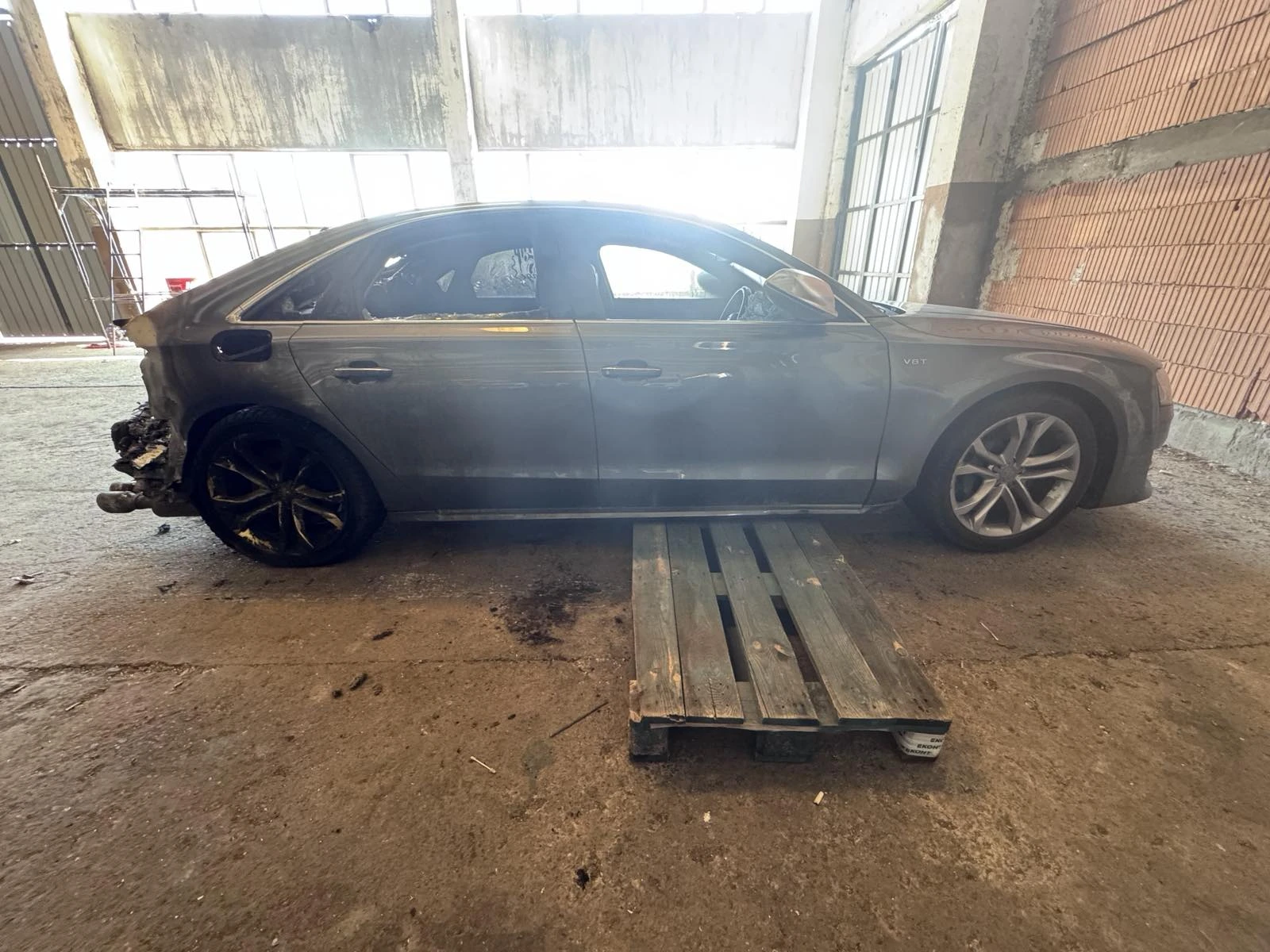 Audi S8  - изображение 8