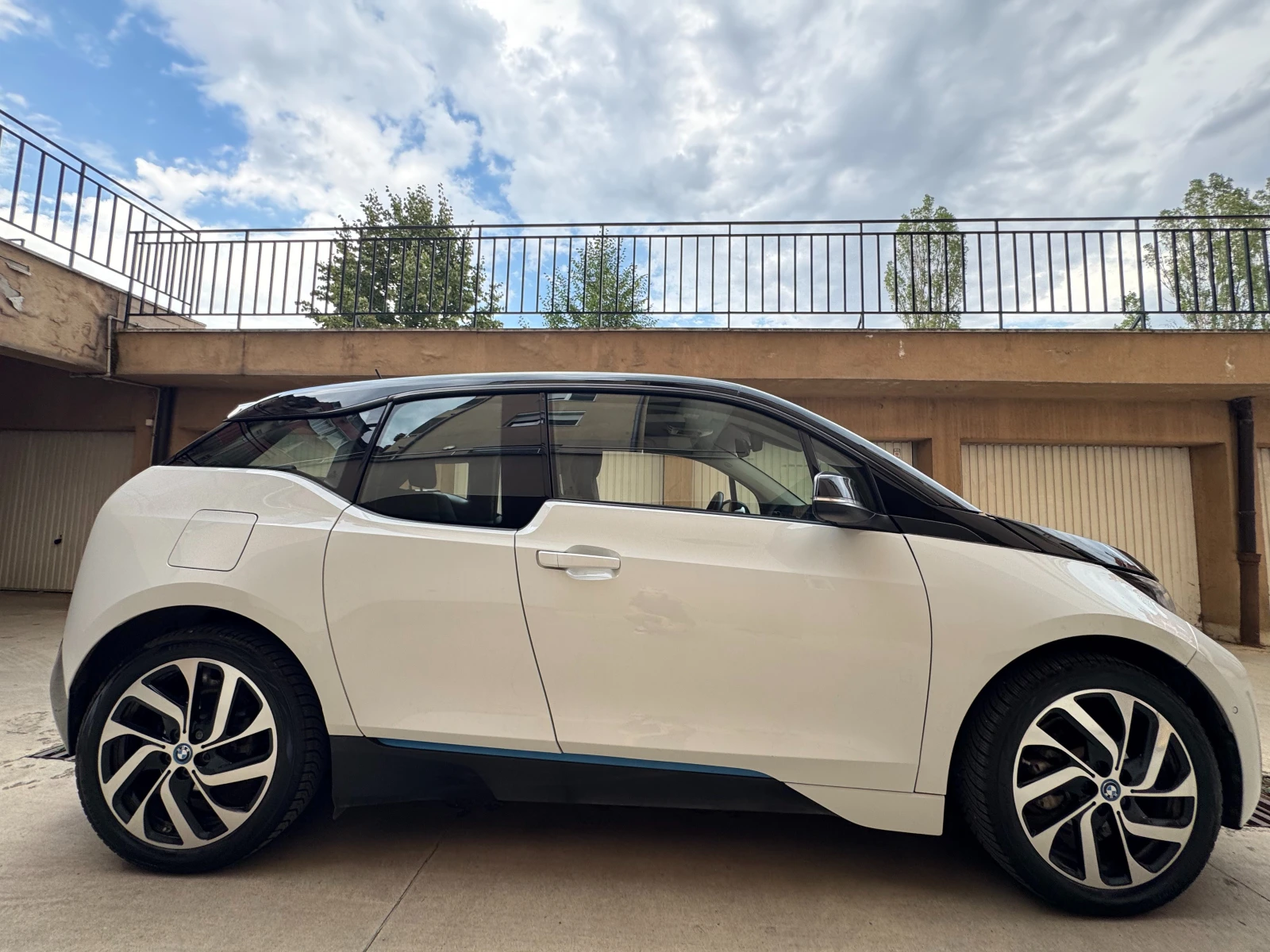 BMW i3 120Ah CarPlay/Cam/H&K/Keyless - изображение 2