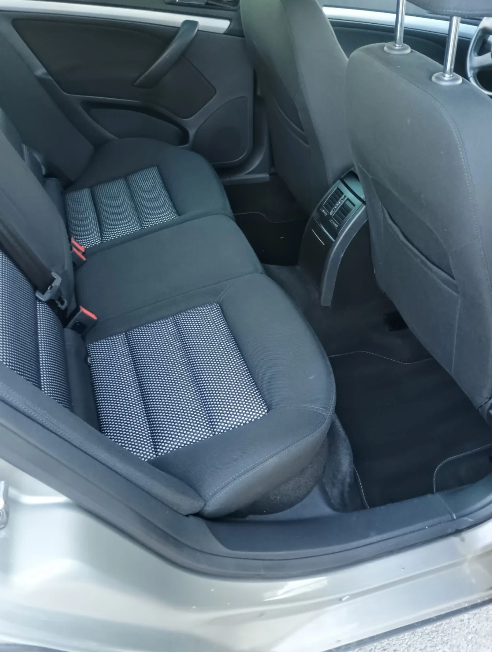 Skoda Octavia SCOUT * 4X4 * АВТОМАТ DSG-6 * 180000km * УНИКАТ *  - изображение 10