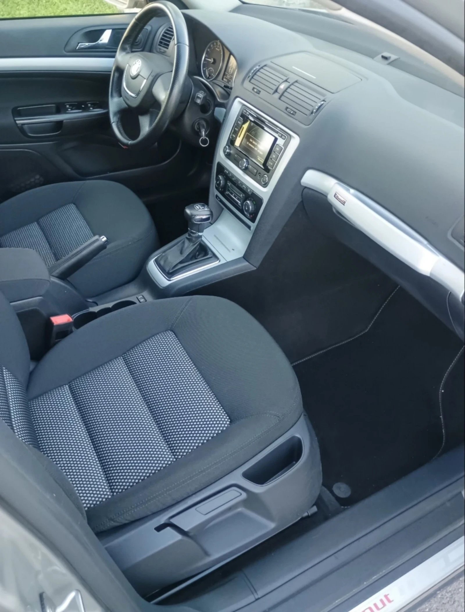 Skoda Octavia SCOUT * 4X4 * АВТОМАТ DSG-6 * 180000km * УНИКАТ *  - изображение 7