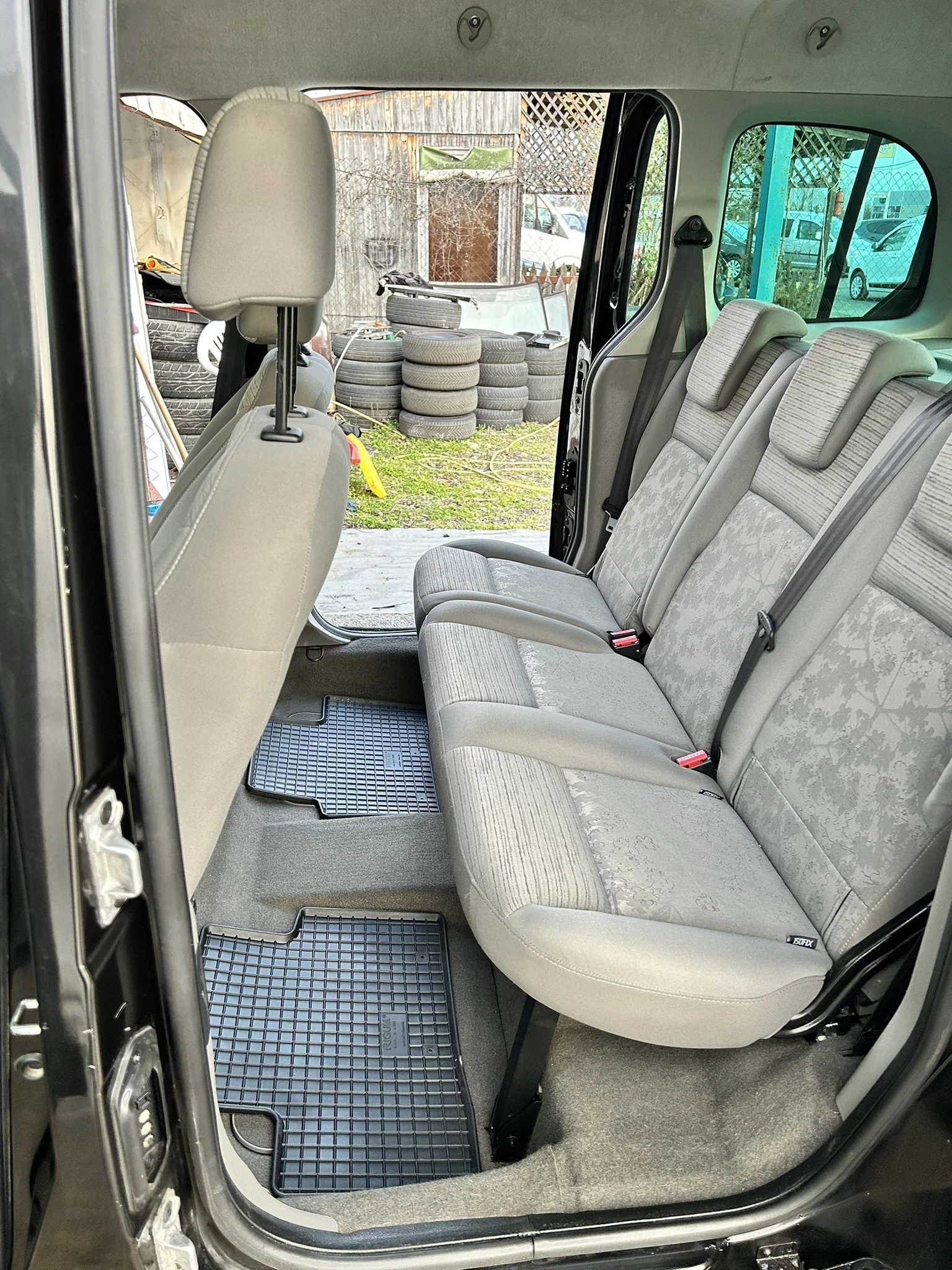 Renault Kangoo 1.6i* Automat* Navi* Pano* Tempomat - изображение 10