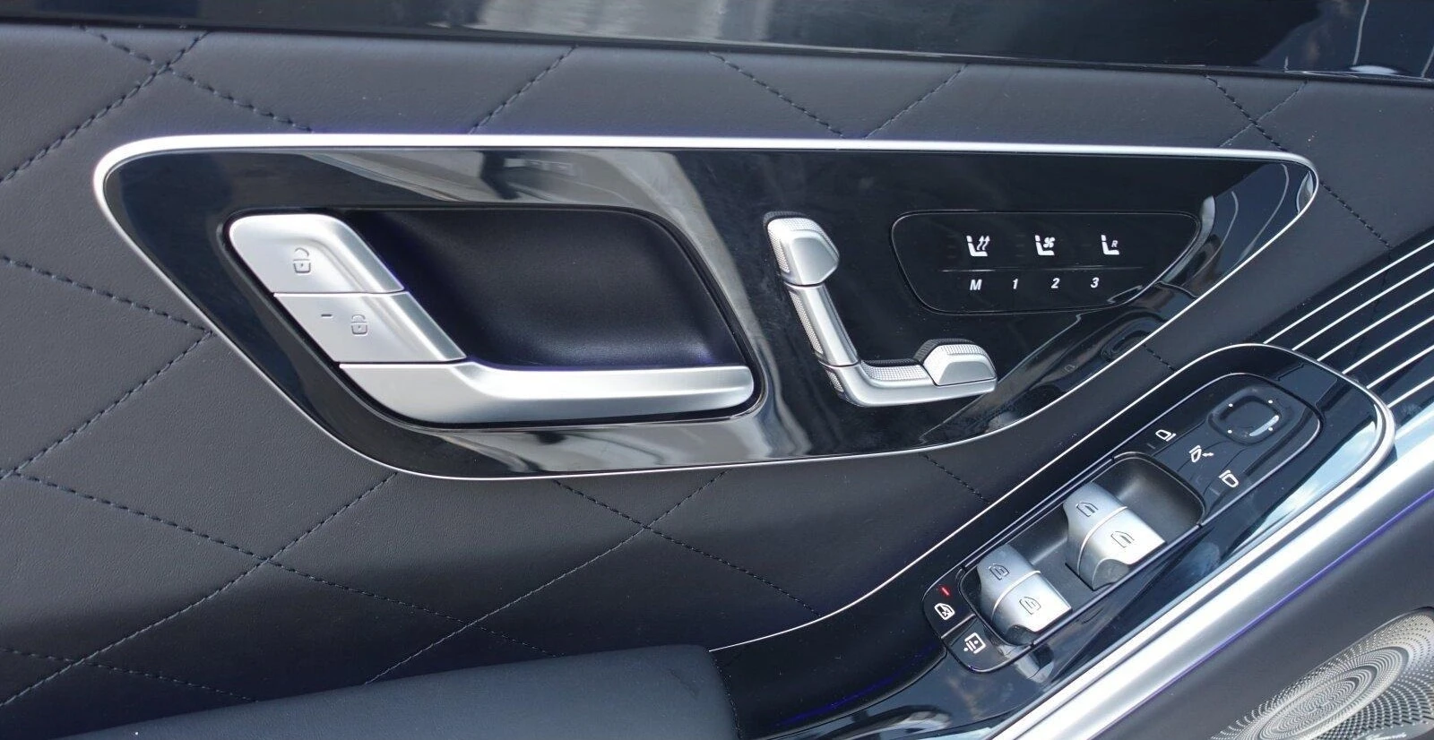 Mercedes-Benz S 580 AMG/LONG/4-MATIC/EXCLUSIV/TV/MANUFAKTUR/BURM/PANO/ - изображение 8