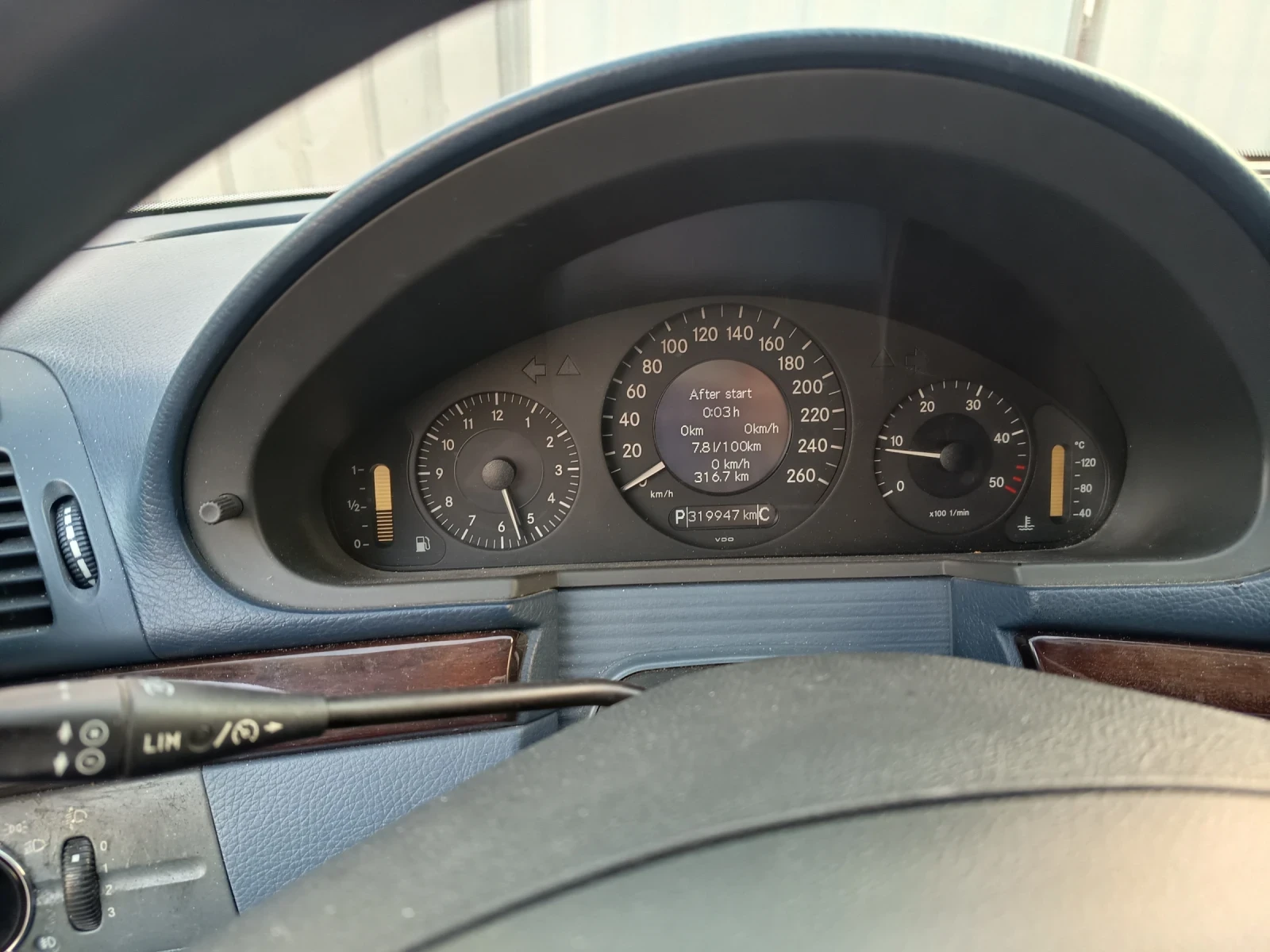 Mercedes-Benz E 220 2.2 CDI, снимка 4 - Автомобили и джипове - 53800465