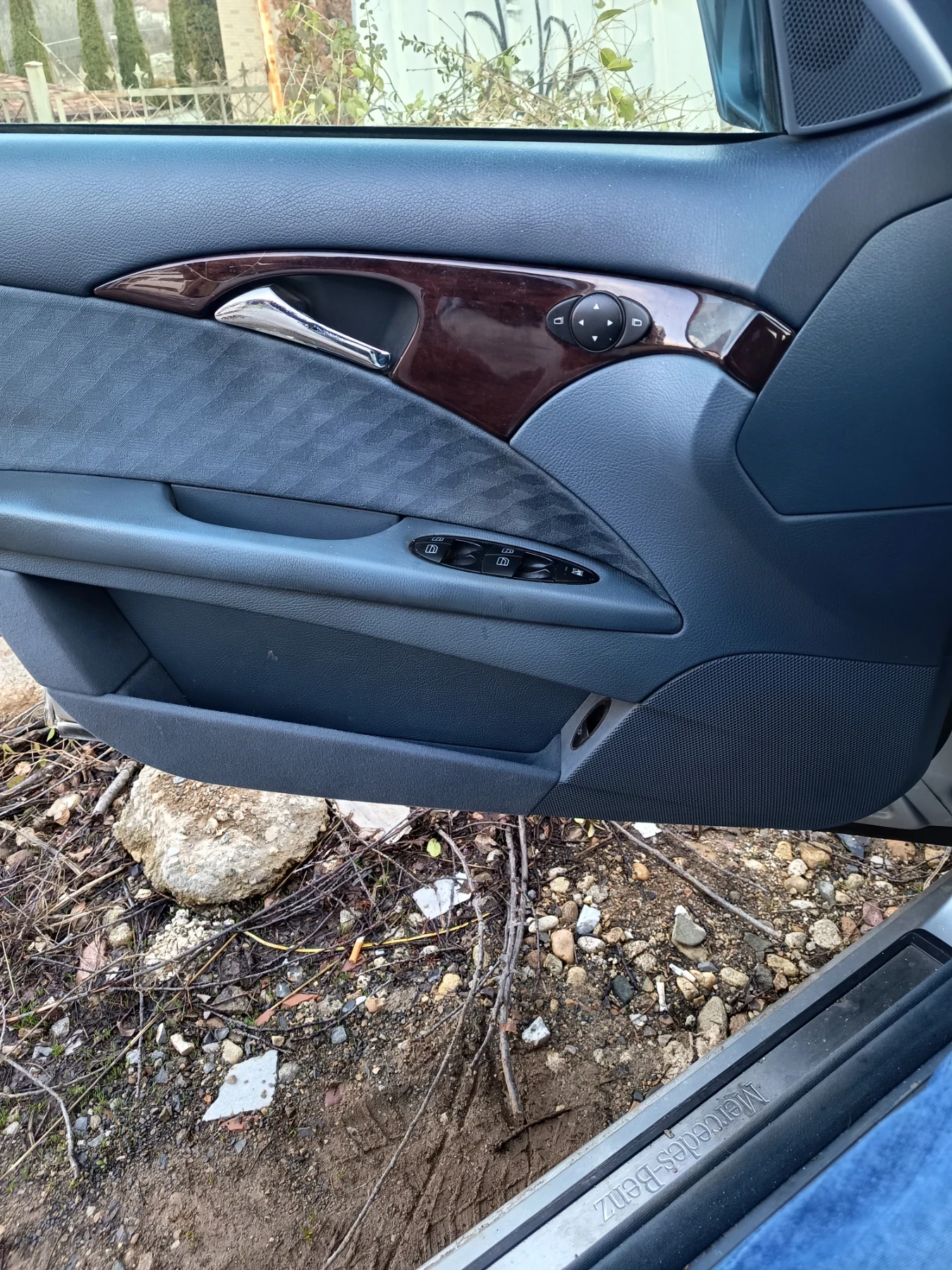 Mercedes-Benz E 220 2.2 CDI, снимка 7 - Автомобили и джипове - 53800465