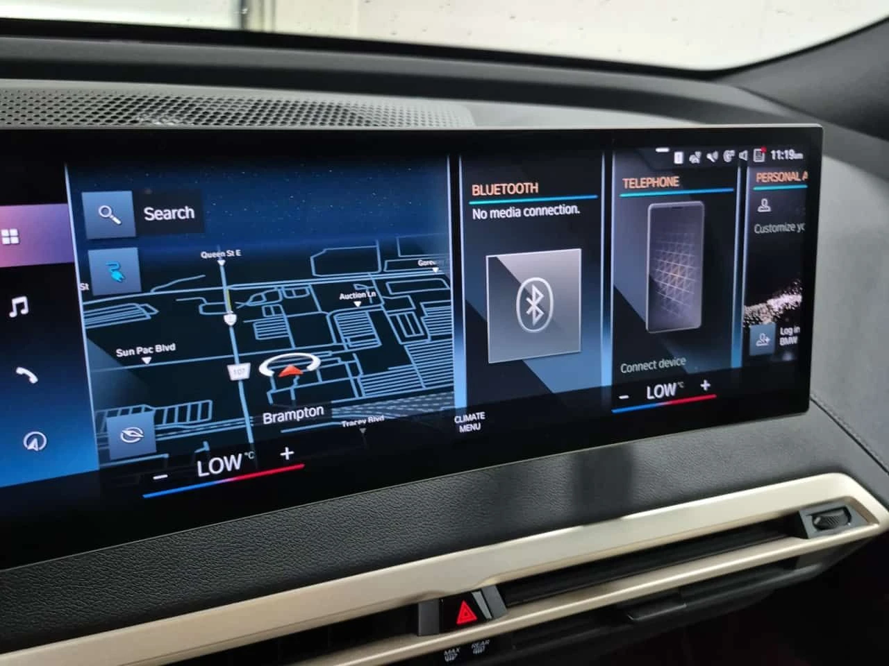 BMW iX M60| SWAROWSKI| BOWERS & WILKINS| HUD| 360| PANO| , снимка 11 - Автомобили и джипове - 54084636