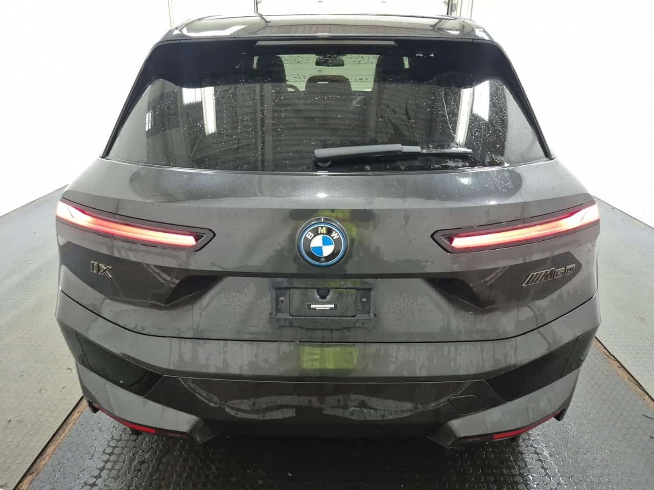 BMW iX M60| SWAROWSKI| BOWERS & WILKINS| HUD| 360| PANO| , снимка 5 - Автомобили и джипове - 54084636