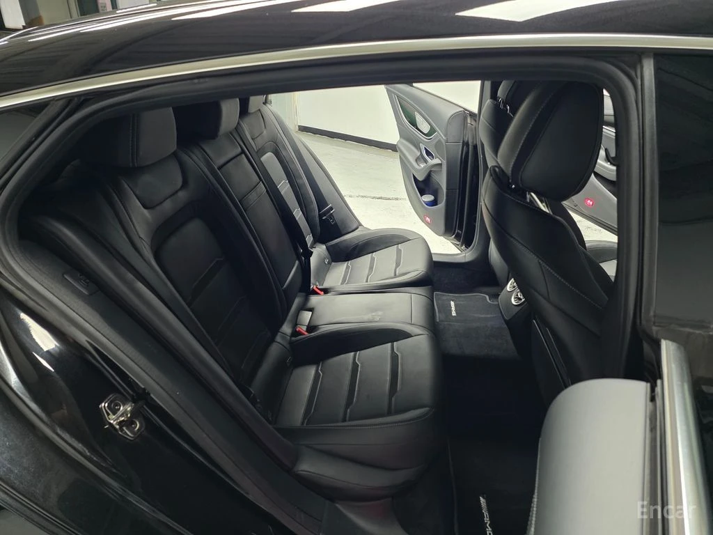 Mercedes-Benz AMG GT 43* 4MATIC+ * ОБДУХВ* 360* HEADUP* PANO* , снимка 11 - Автомобили и джипове - 54701653