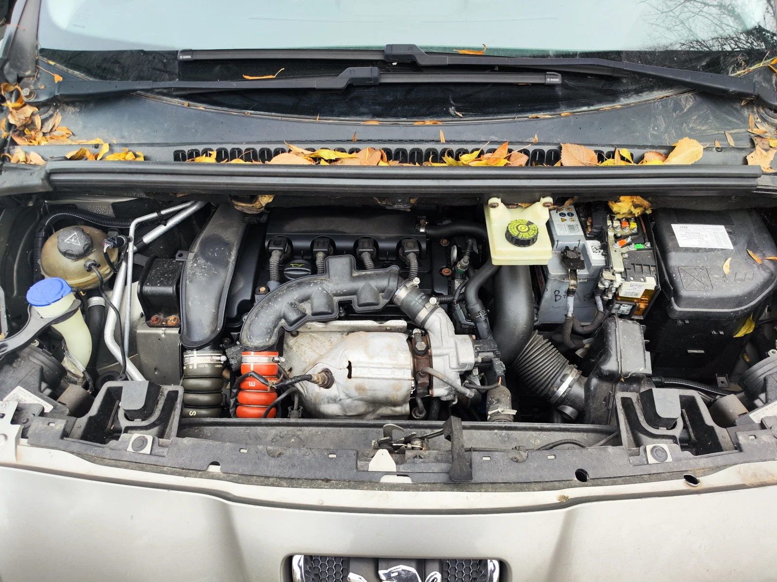 Peugeot 5008, снимка 6 - Автомобили и джипове - 55108635