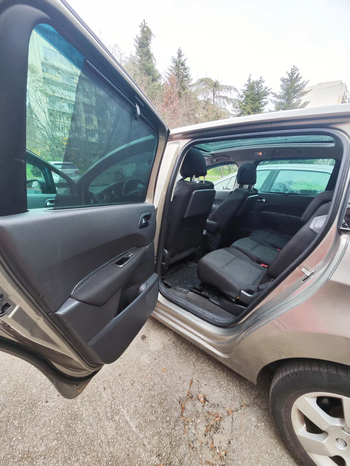 Peugeot 5008, снимка 12 - Автомобили и джипове - 55108635
