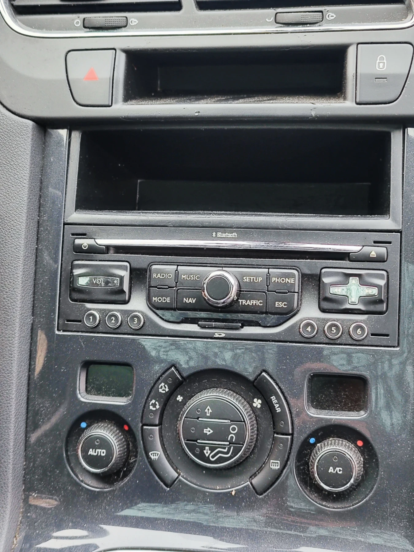 Peugeot 5008, снимка 8 - Автомобили и джипове - 55108635