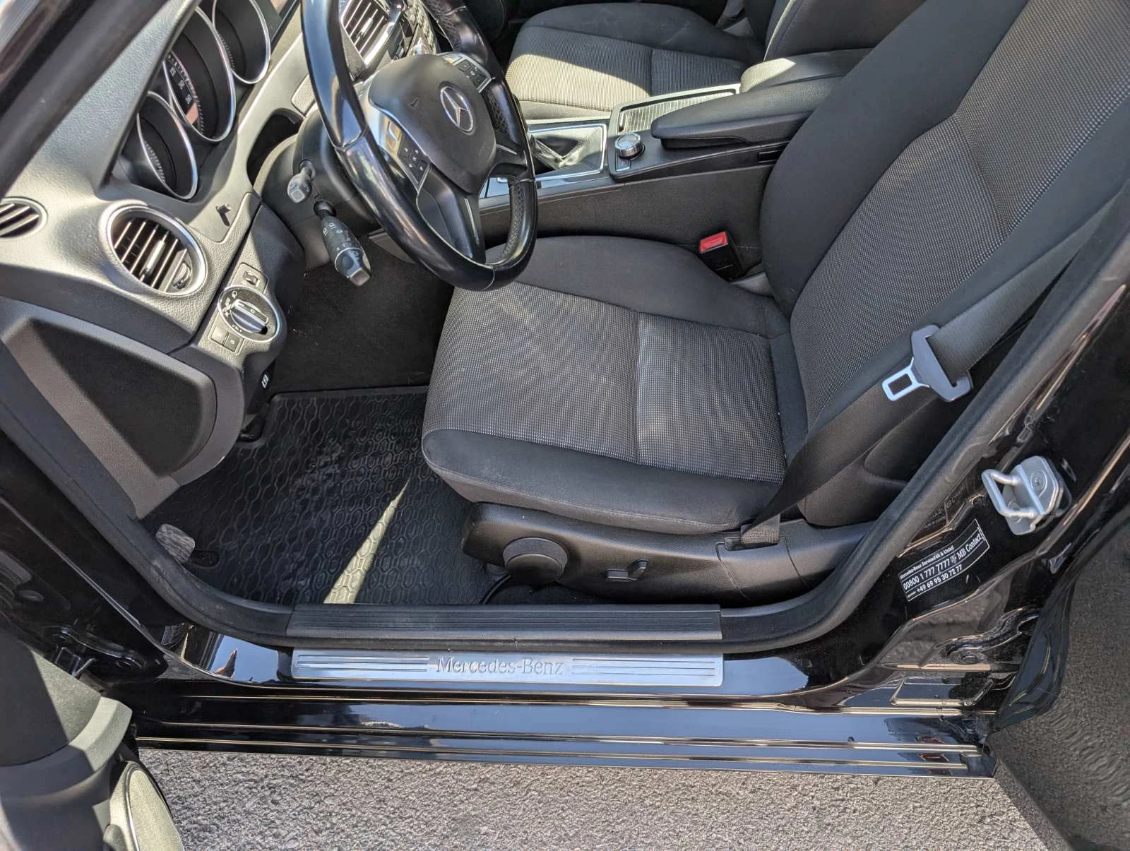 Mercedes-Benz C 200 W204, снимка 11 - Автомобили и джипове - 55671513