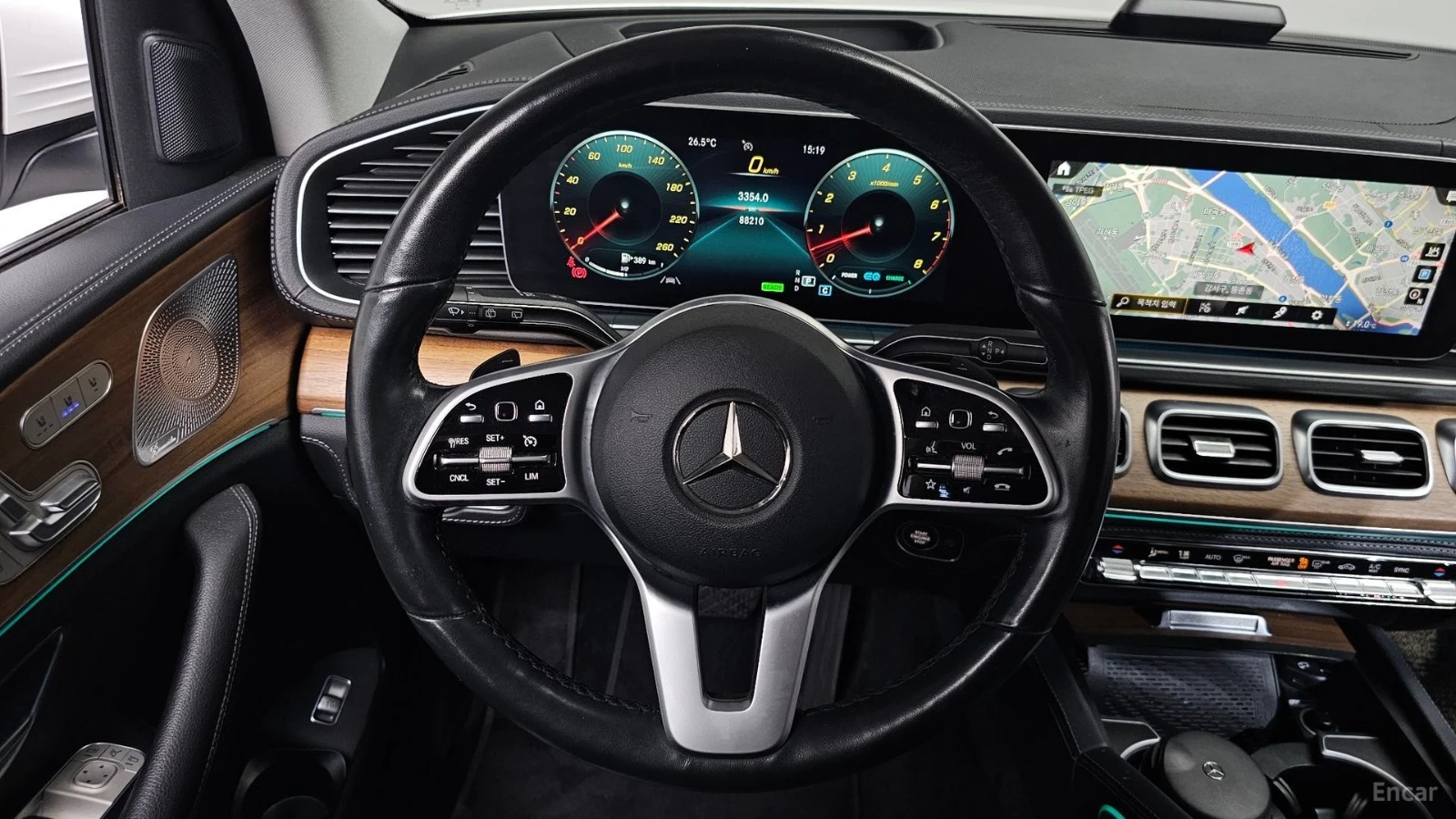Mercedes-Benz GLE 450 AMG Line| AIR| DISTRO| ОБДУХ| 360| HUD| 3 AC| , снимка 11 - Автомобили и джипове - 56136071