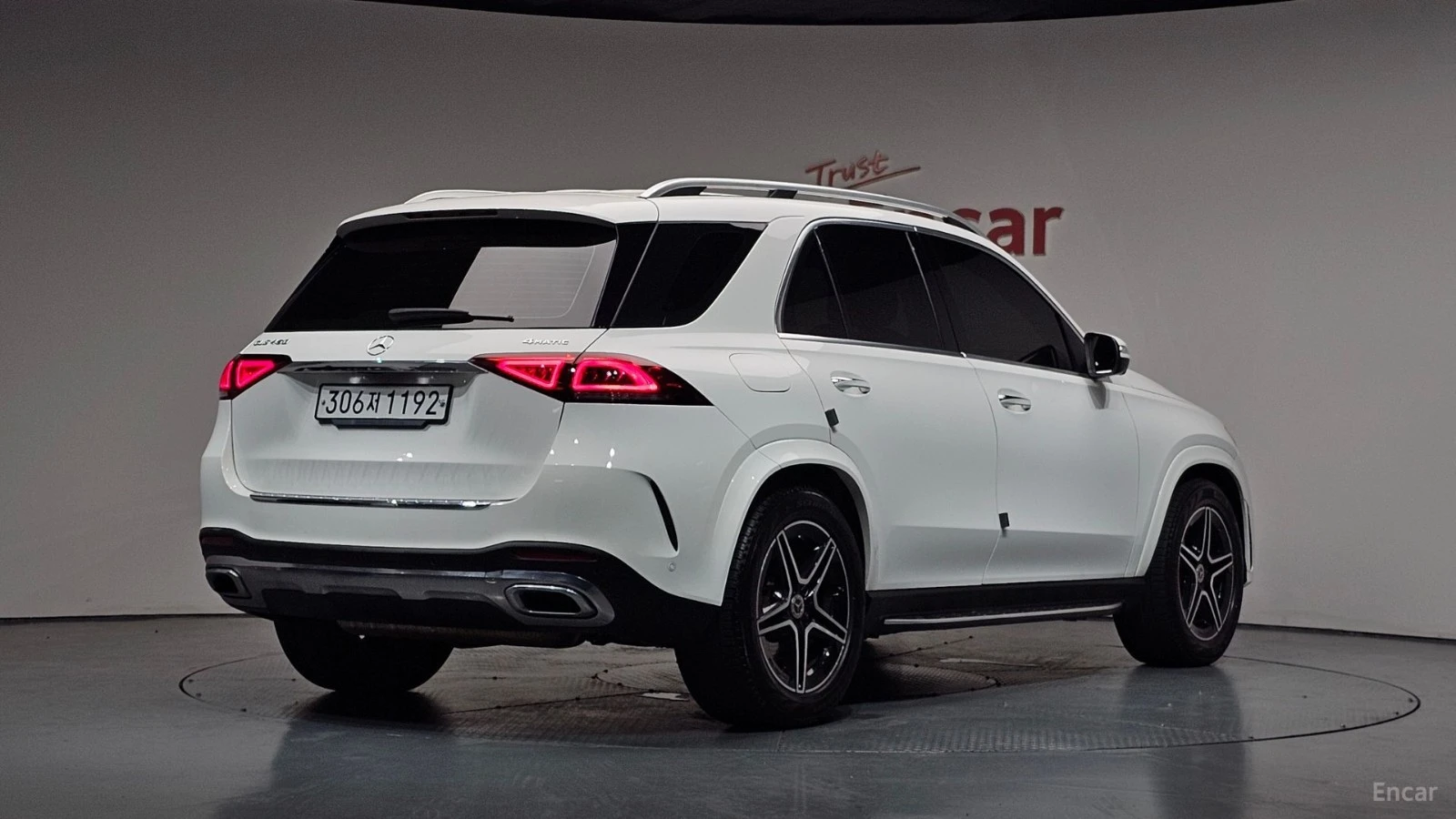 Mercedes-Benz GLE 450 AMG Line| AIR| DISTRO| ОБДУХ| 360| HUD| 3 AC| , снимка 4 - Автомобили и джипове - 56136071