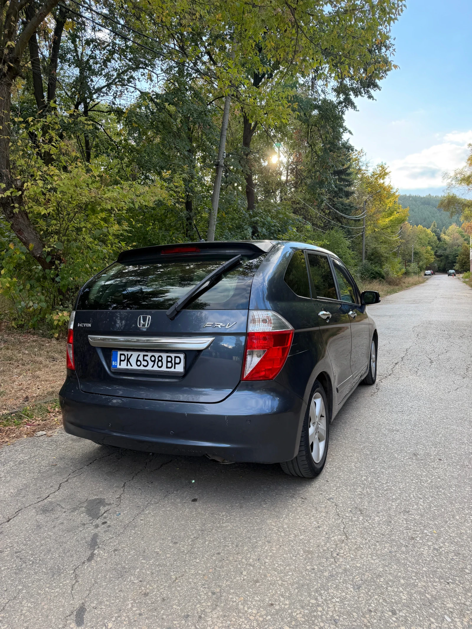 Honda Fr-v, снимка 5 - Автомобили и джипове - 56248097