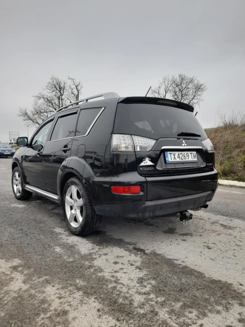 Mitsubishi Outlander, снимка 4 - Автомобили и джипове - 48307572