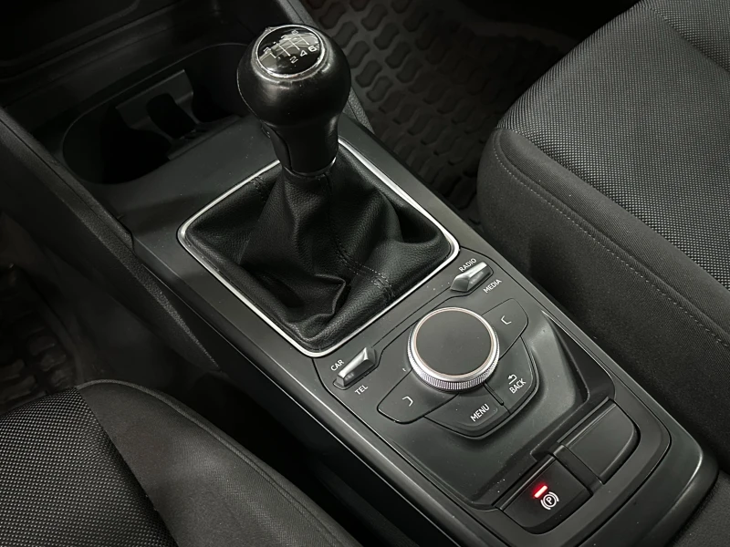 Audi Q2 TFSI * ТЕМПОМАТ, снимка 14 - Автомобили и джипове - 53479941
