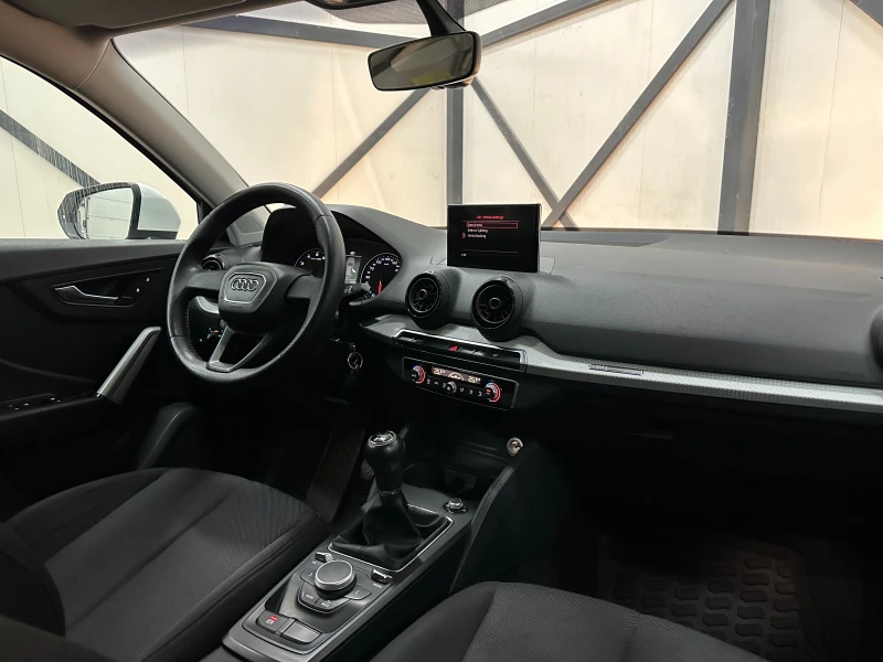 Audi Q2 TFSI * ТЕМПОМАТ, снимка 10 - Автомобили и джипове - 53479941