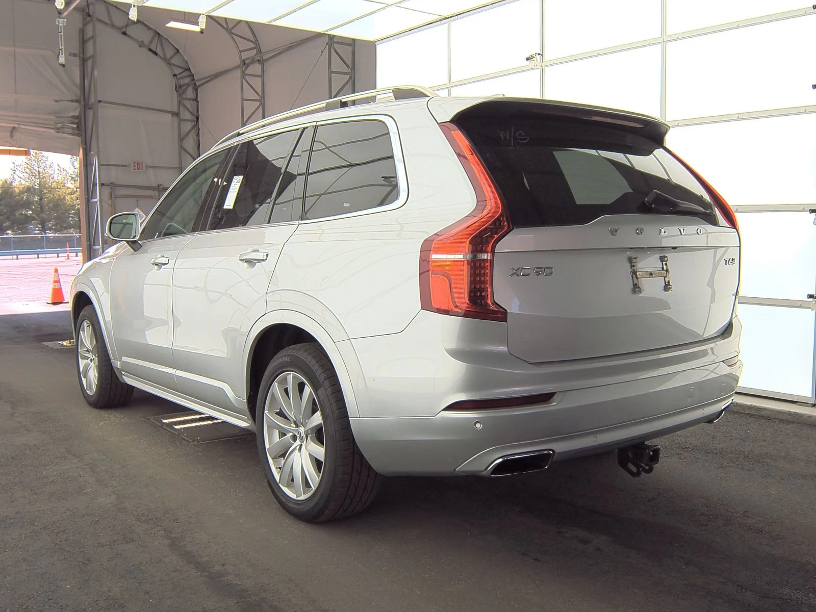 Volvo Xc90 T6 Momentum/ПОДГРЕВИ/ПАНО/LANE ASSIST/BLIND SPOT - изображение 4