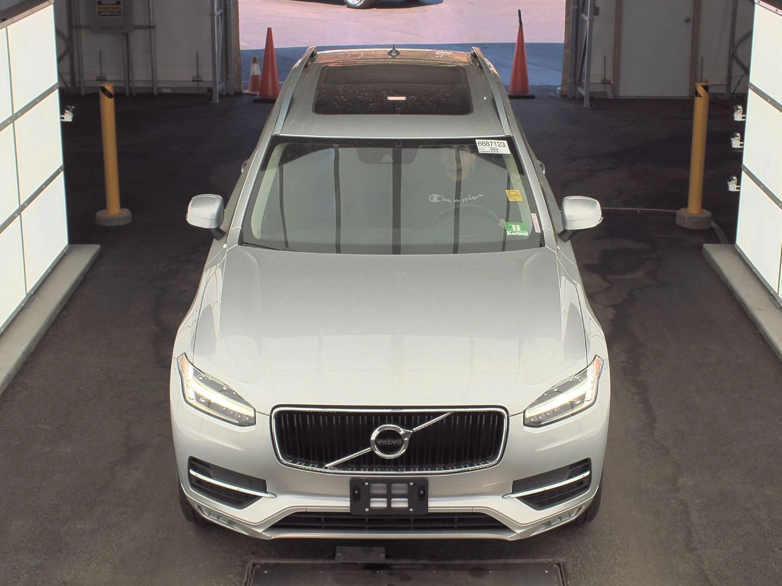 Volvo Xc90 T6 Momentum/ПОДГРЕВИ/ПАНО/LANE ASSIST/BLIND SPOT - изображение 2