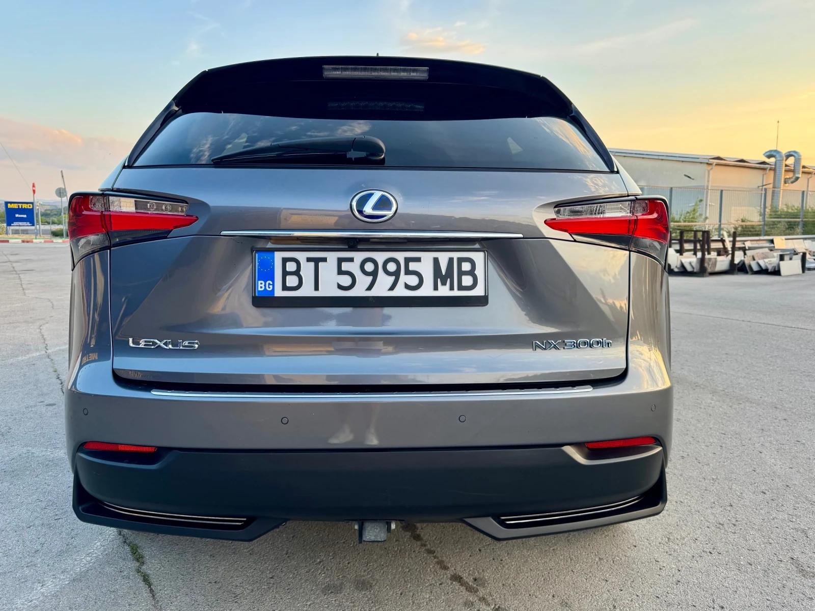 Lexus NX 300h  - изображение 4