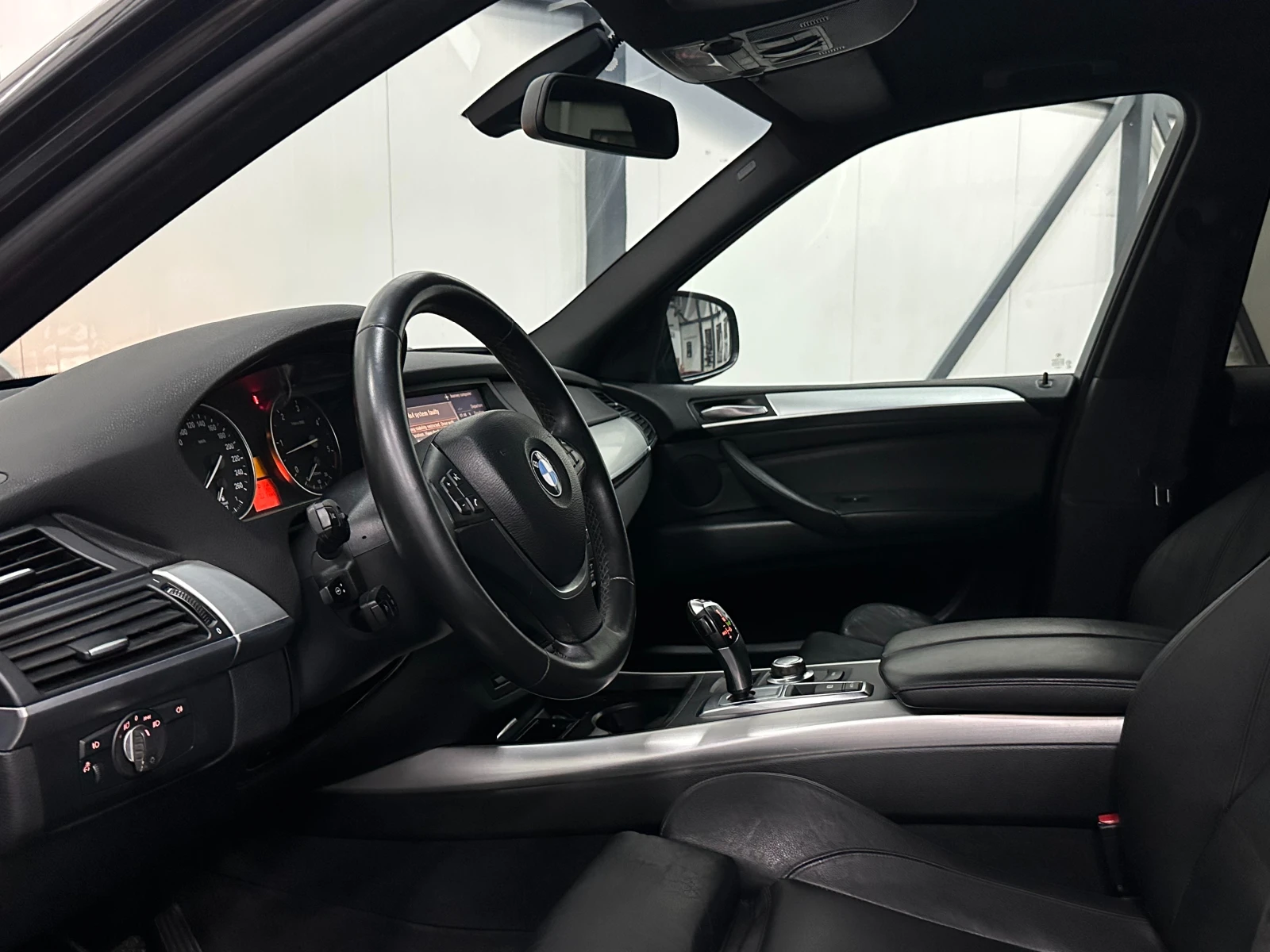 BMW X5 3.0d* xDrive* PDC* ЛИЗИНГ* , снимка 8 - Автомобили и джипове - 53479941