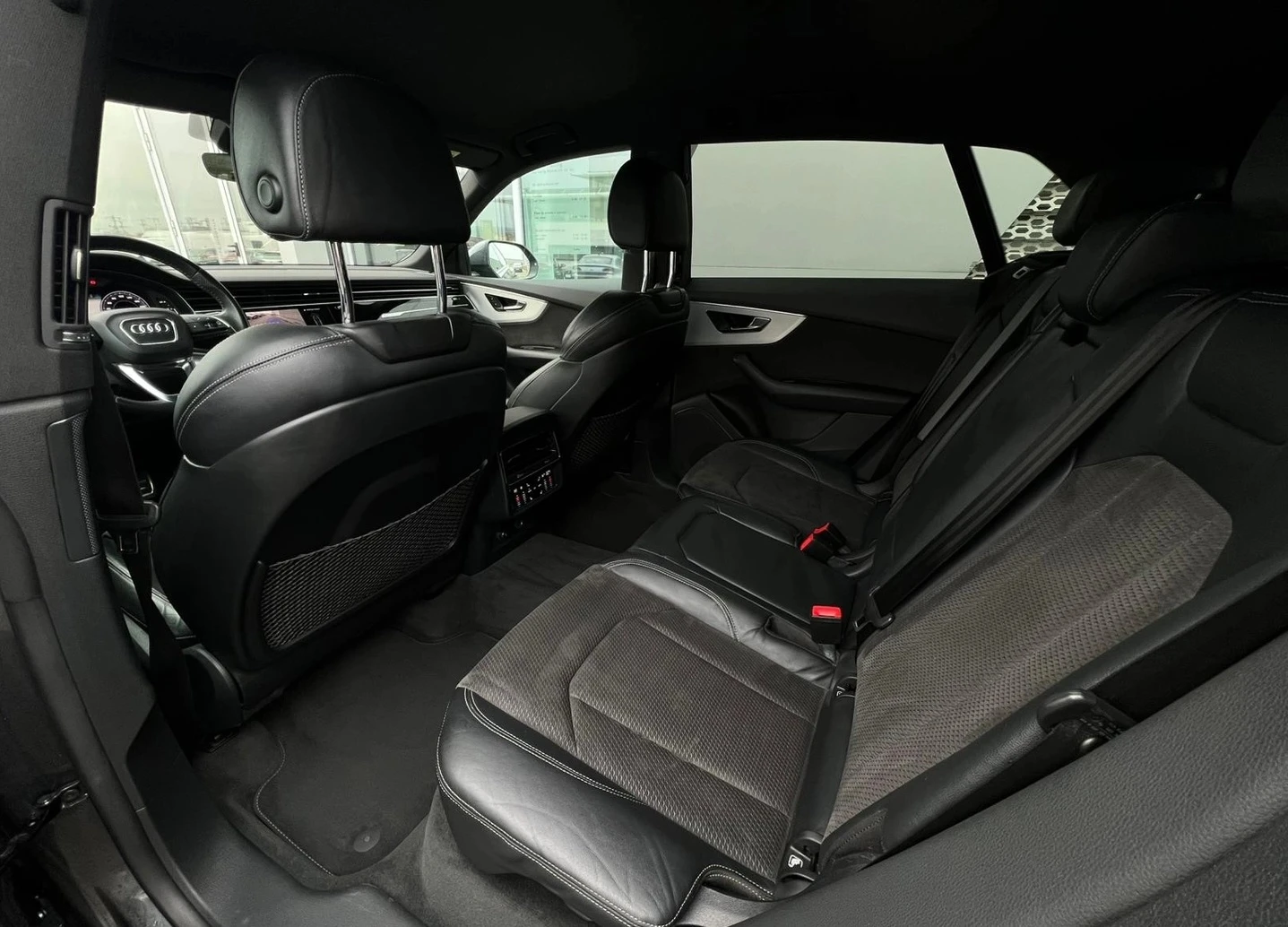 Audi Q8 3.0 TDI Quattro, снимка 8 - Автомобили и джипове - 53810042