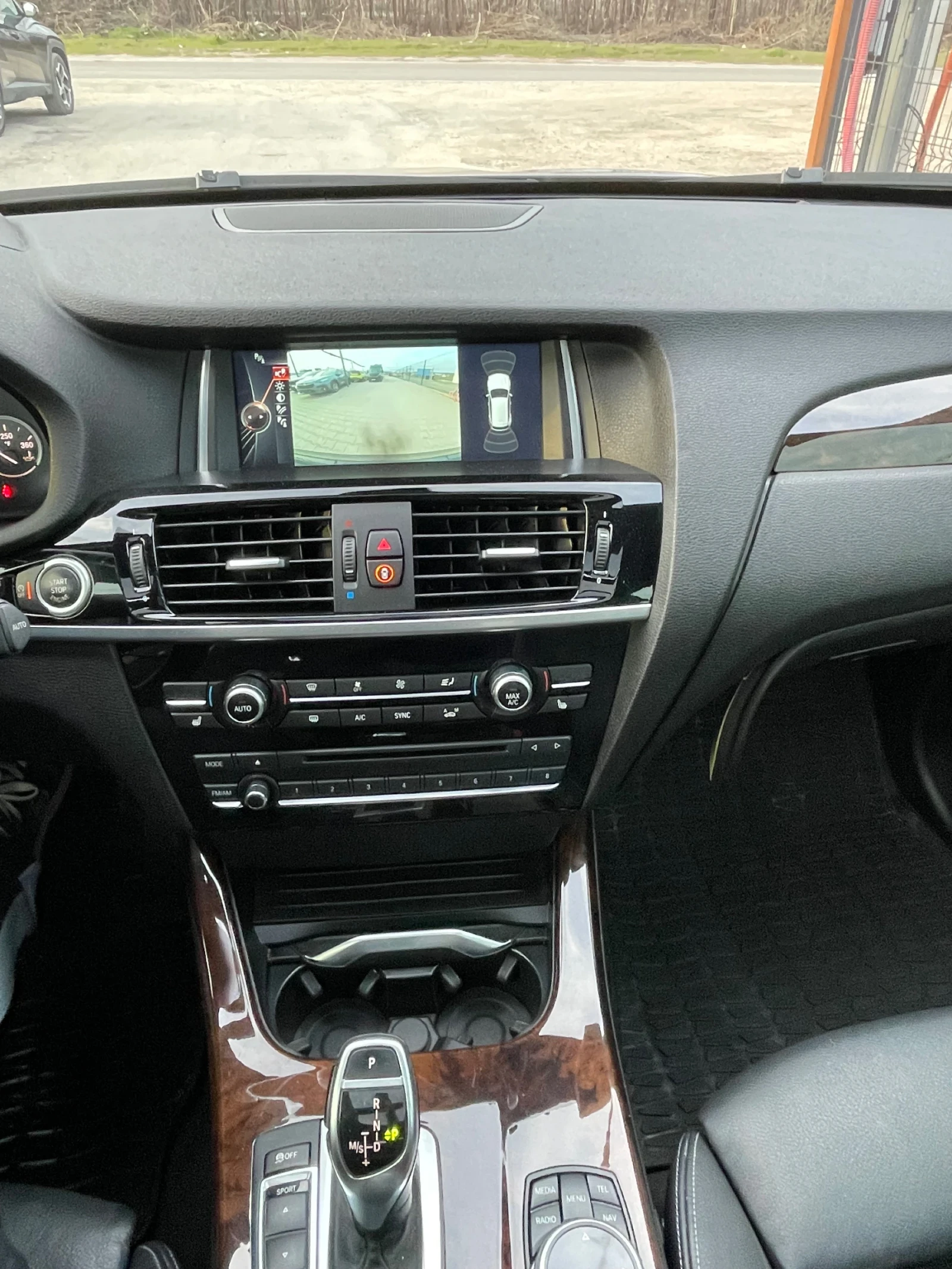 BMW X3 3.5i* XDrive* Mpaket* 360* HeadUp* KeylessGo* Pano, снимка 12 - Автомобили и джипове - 53904463