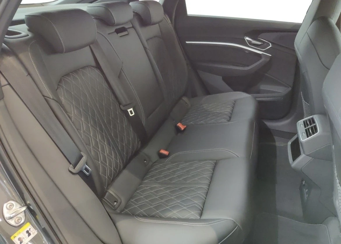 Audi Q8 e-tron* Sportback* Matrix* 55* S-Line, снимка 6 - Автомобили и джипове - 54156082