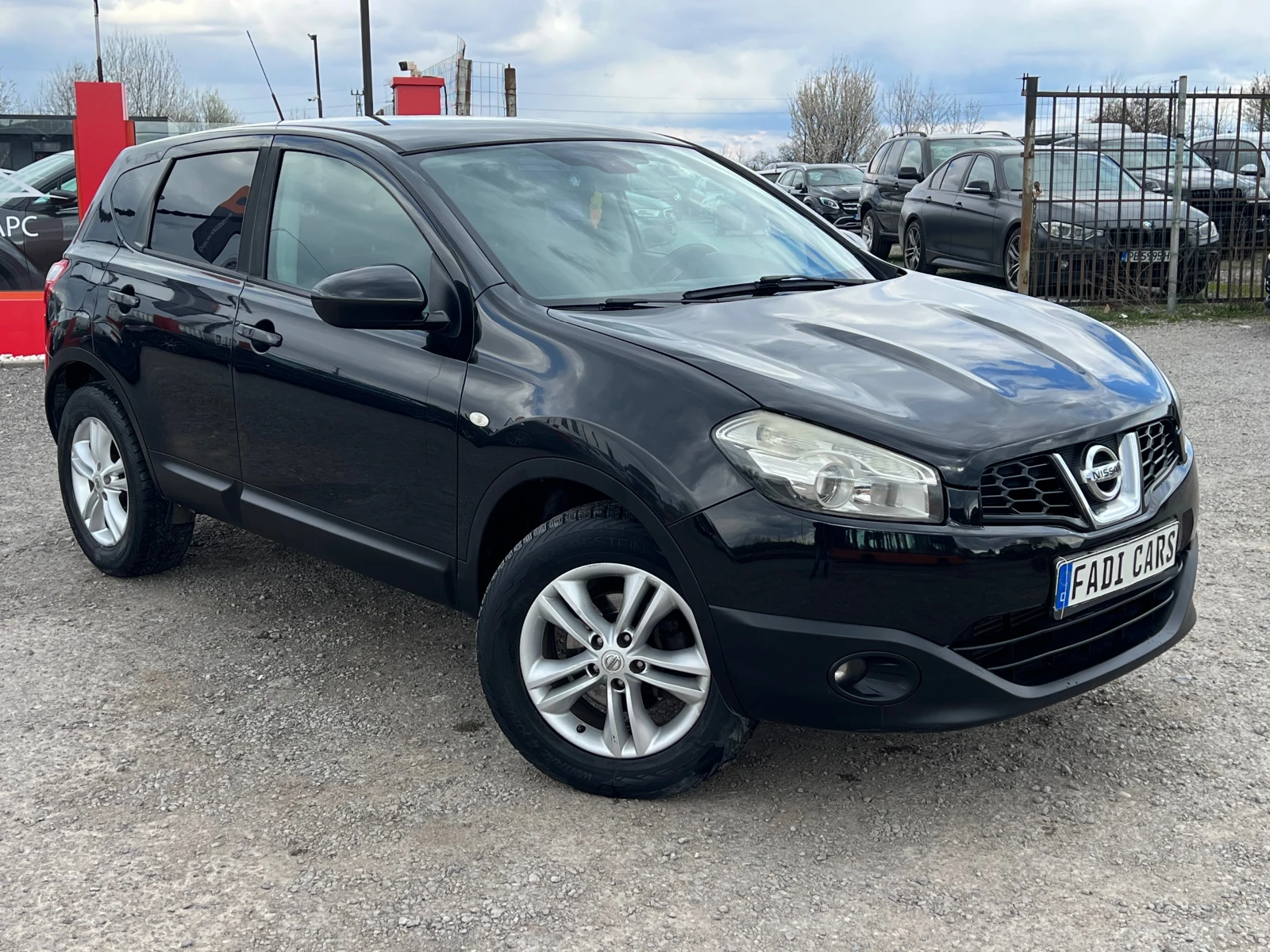 Nissan Qashqai, снимка 2 - Автомобили и джипове - 54188445